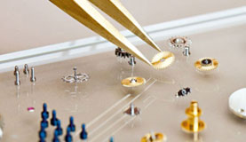 佛山百达翡丽指定维修门店打开表壳